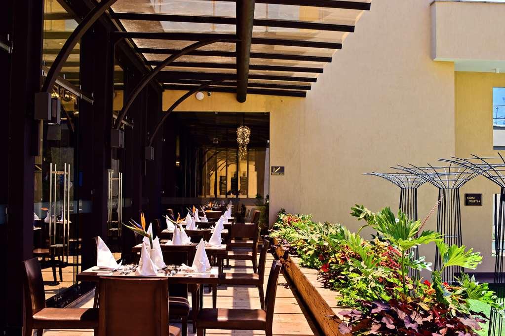 Doubletree By Hilton Nairobi Hotel Restaurant photo