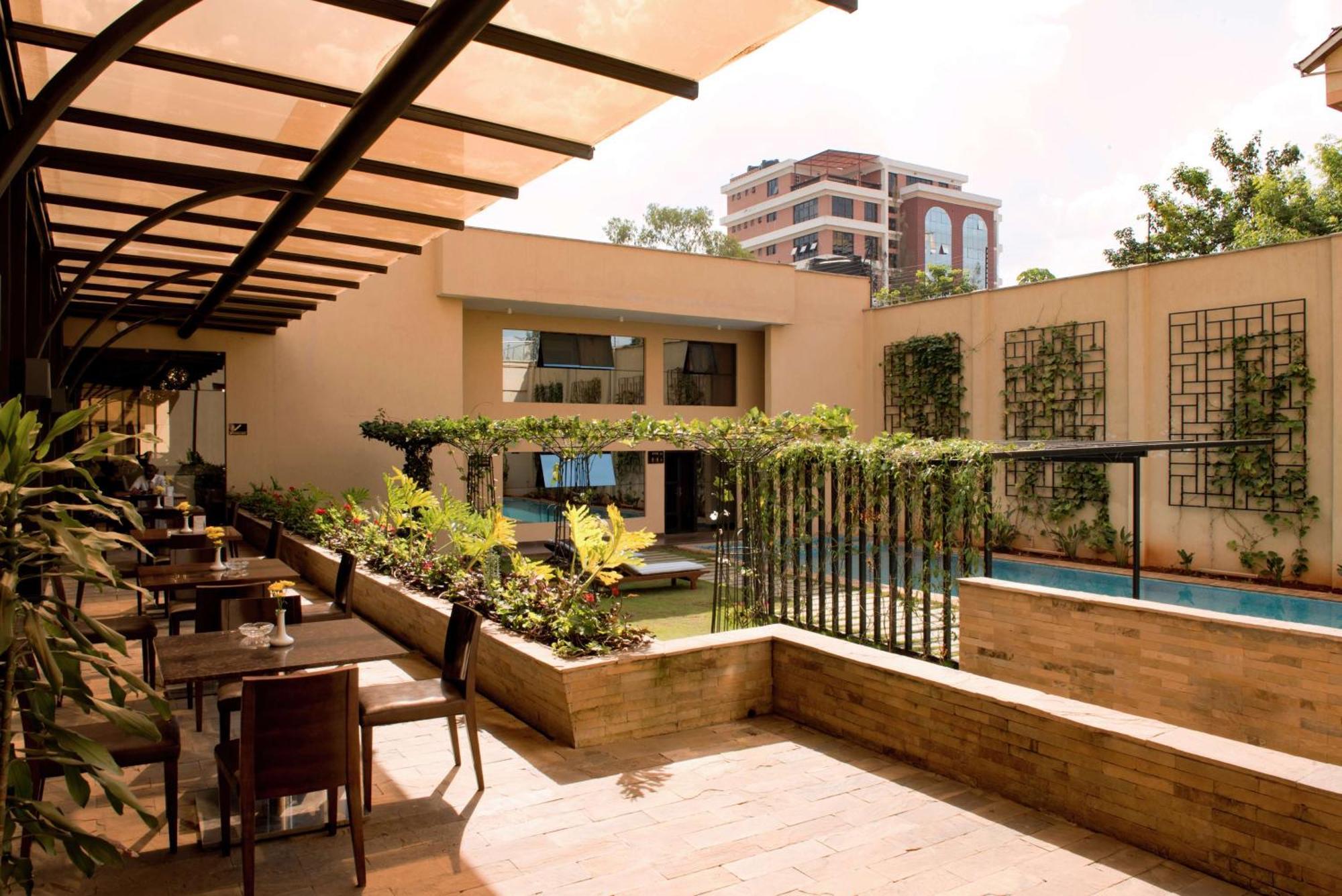 Doubletree By Hilton Nairobi Hotel Exterior photo
